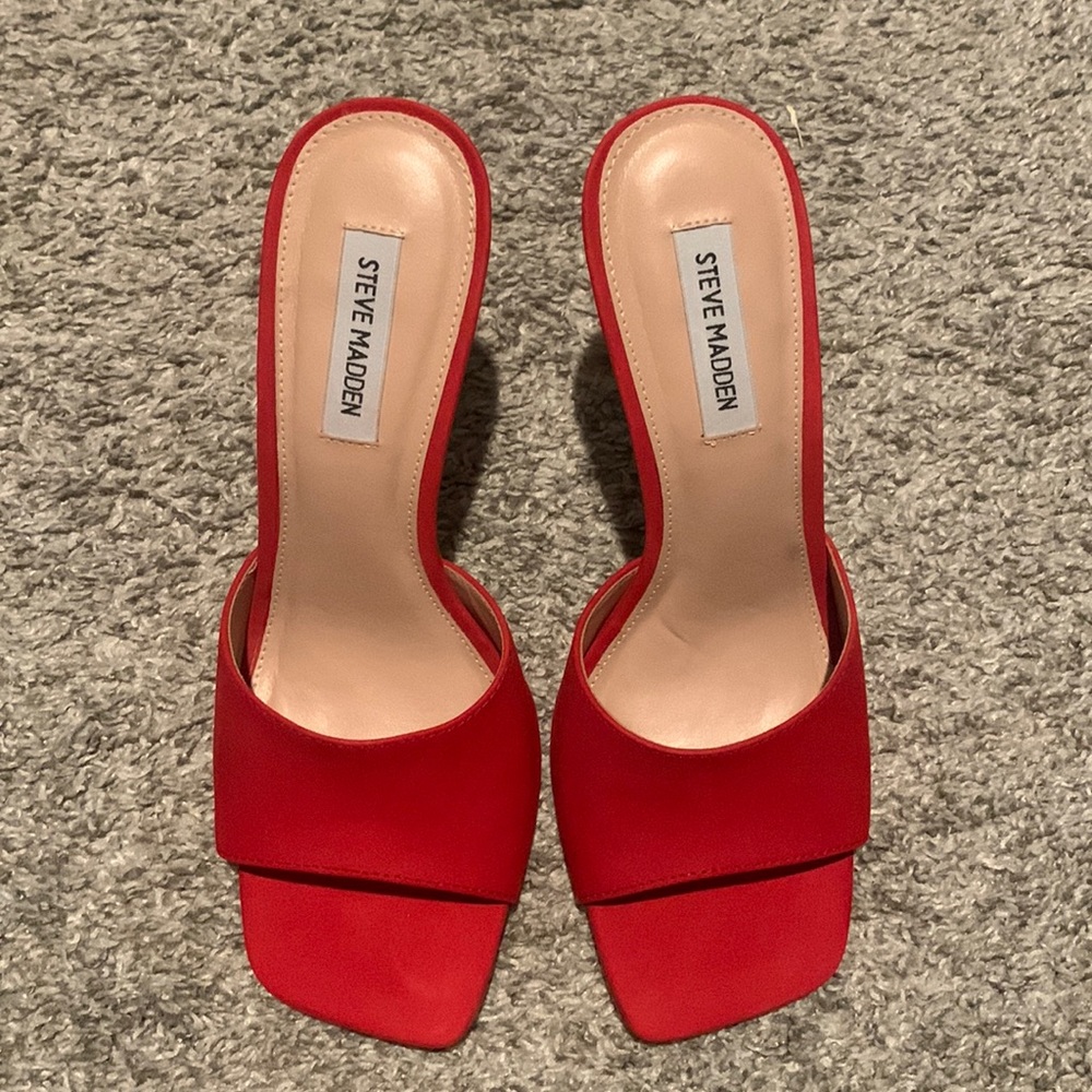 Brand new Steve Madden Red Suede heels